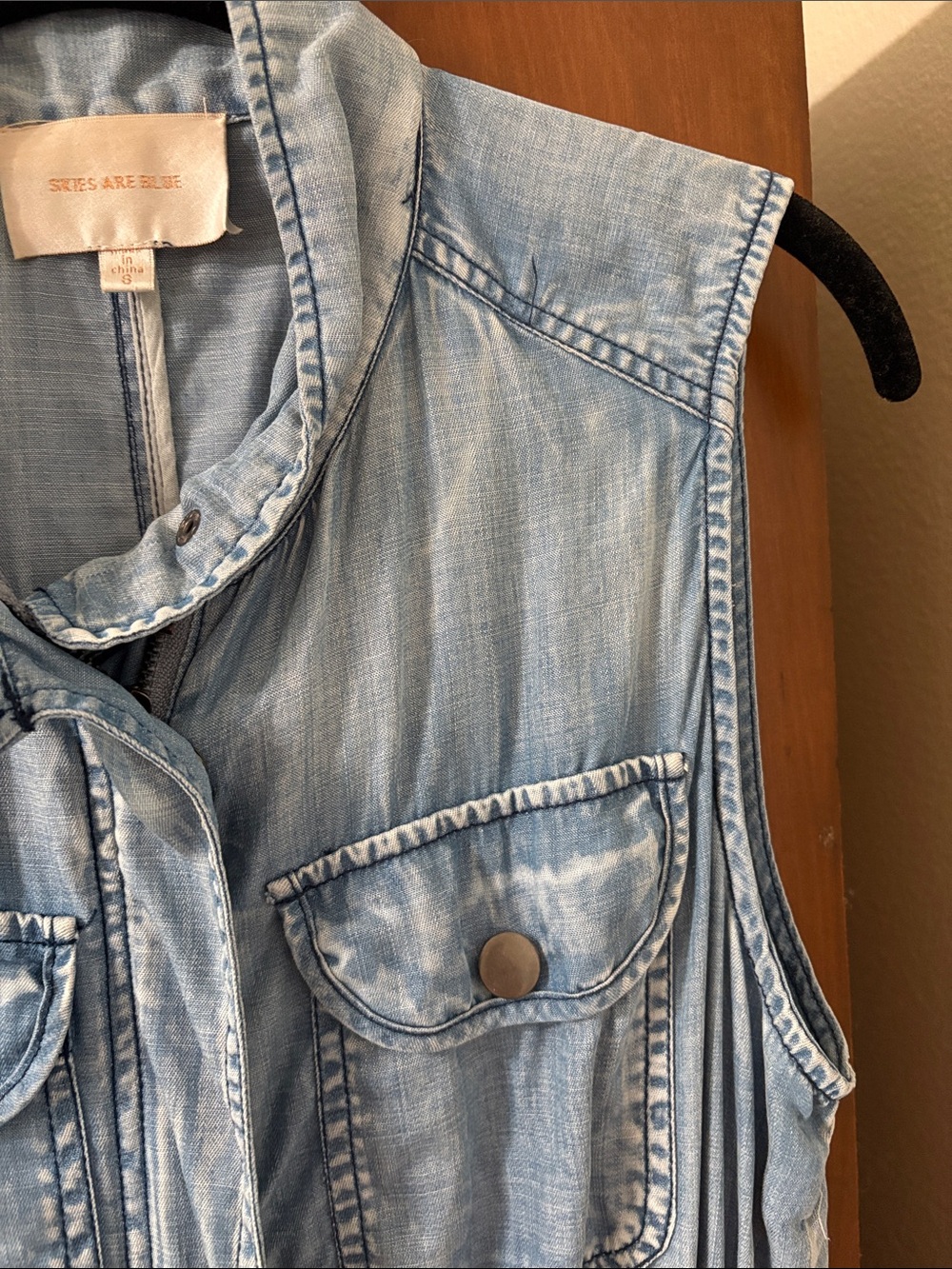Skies Are Blue Light Wash Denim Sleeveless Cargo Utility Vest Distressing - Picture 14 of 15